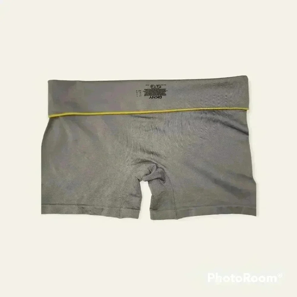 DKNY woman's workout high waist shorts. XL NWT - Picture 3 of 3